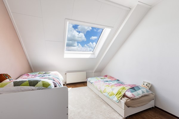 Foto - Verkocht onder voorbehoud: wonen aan het water met luxe, rust en een eigen aanlegsteiger!